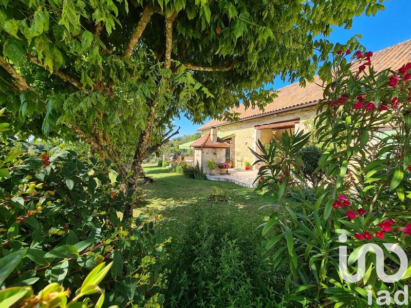 Maison - 202 m² - 6 pièces