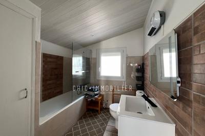 Maison - 140 m² - 9 pièces