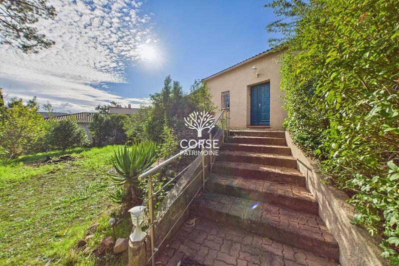 Maison - 104 m² - 5 pièces