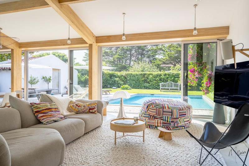 Maison - 290 m² - 10 pièces