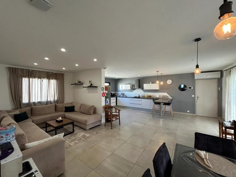 Maison - 140 m² - 6 pièces