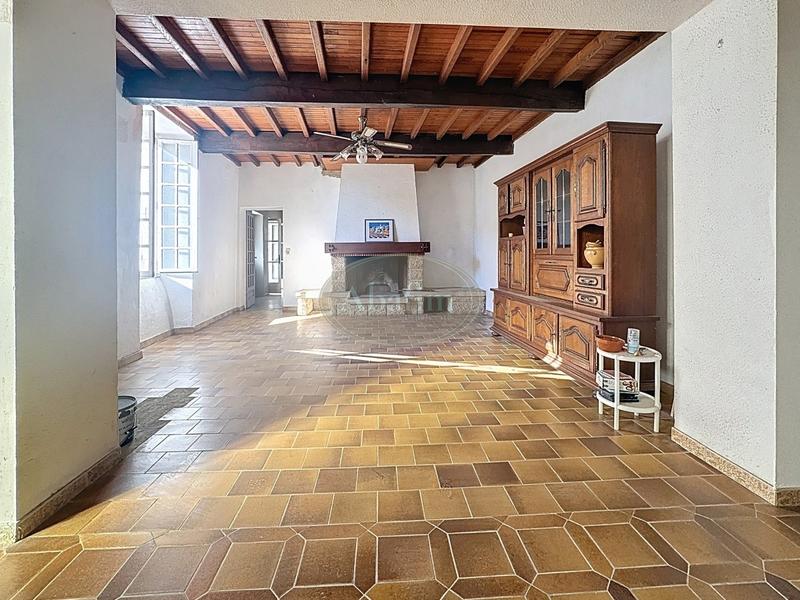 Maison - 300 m² - 10 pièces