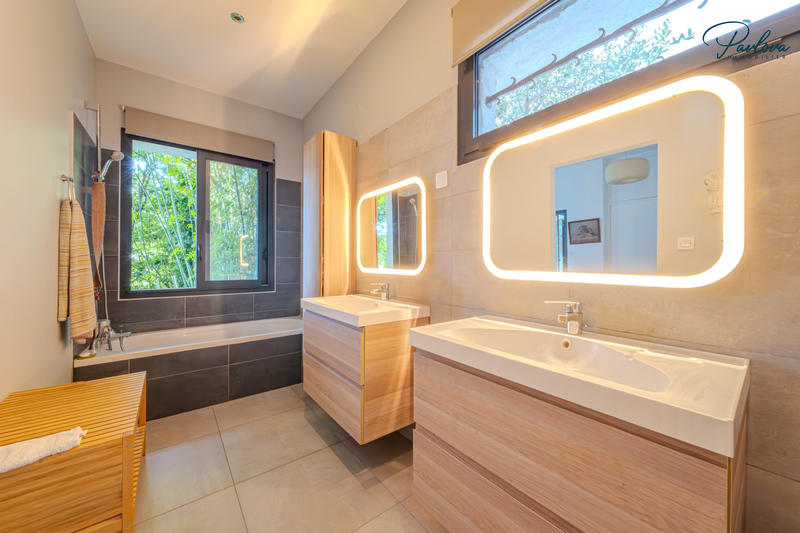 Villa - 220 m² - 7 pièces