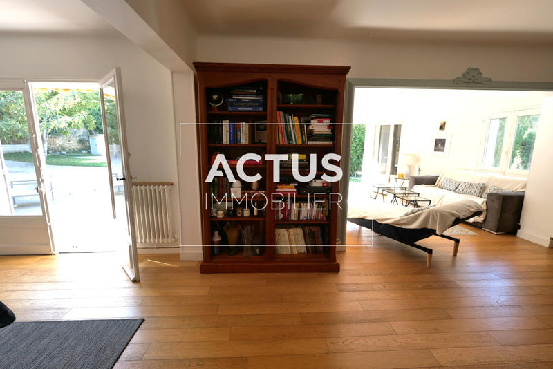 Maison - 214 m² - 6 pièces