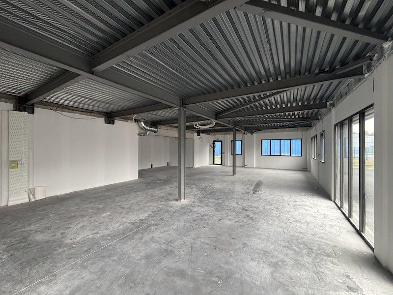 Local commercial - 630 m² - 4 pièces