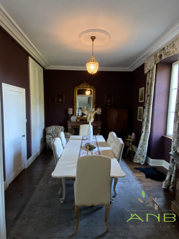 Maison ancienne - 206 m² - 7 pièces