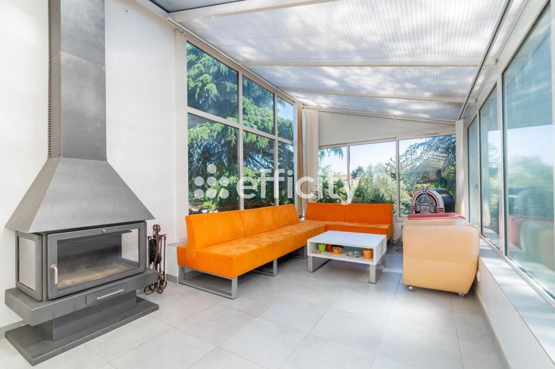 Maison - 182 m² - 8 pièces