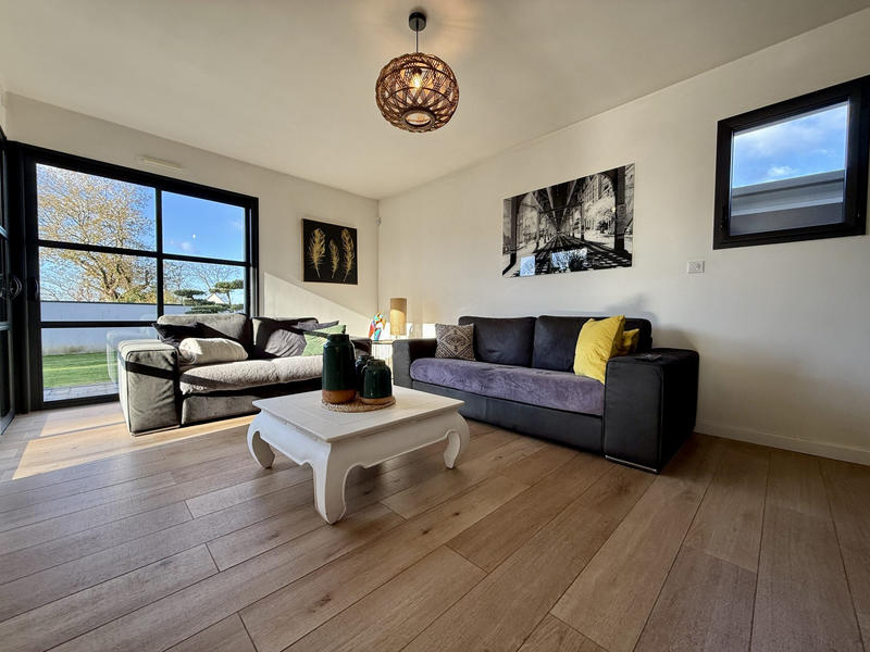 Maison - 166 m² - 6 pièces