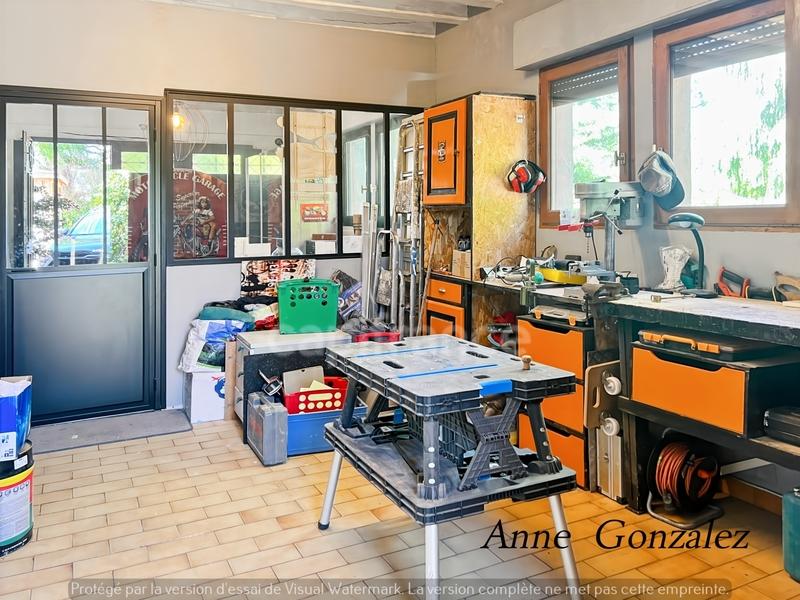 Maison - 221 m² - 7 pièces