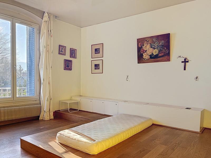 Maison - 261 m² - 8 pièces