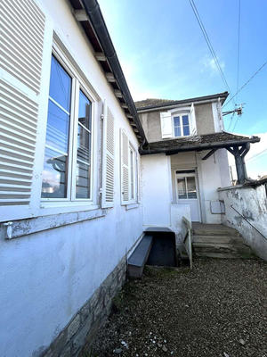 Maison - 95 m² - 5 pièces