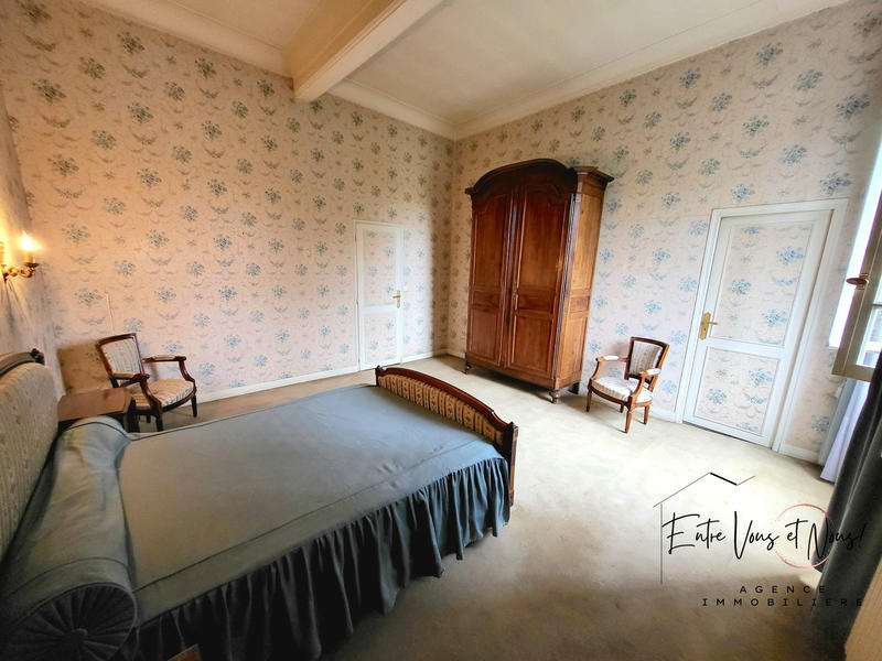 Maison - 336 m² - 8 pièces