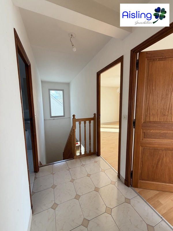 Villa - 235 m² - 10 pièces