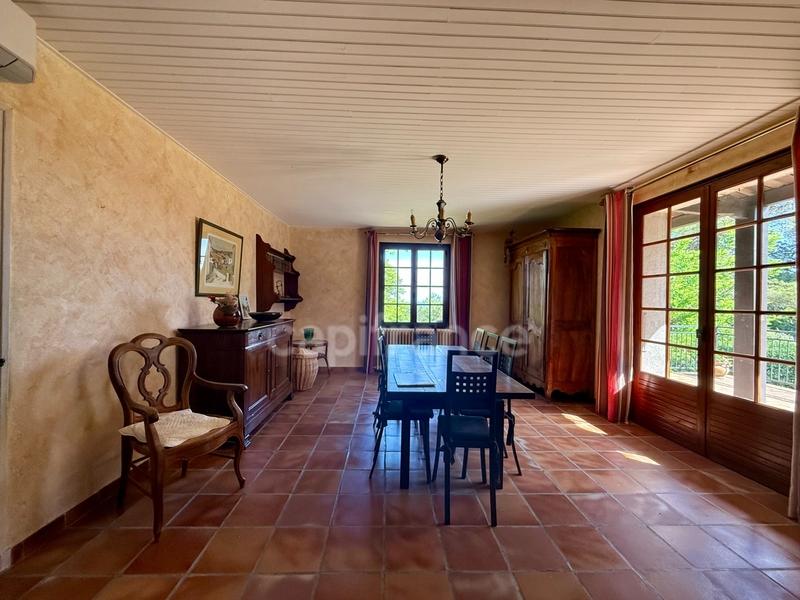 Maison - 127 m² - 7 pièces