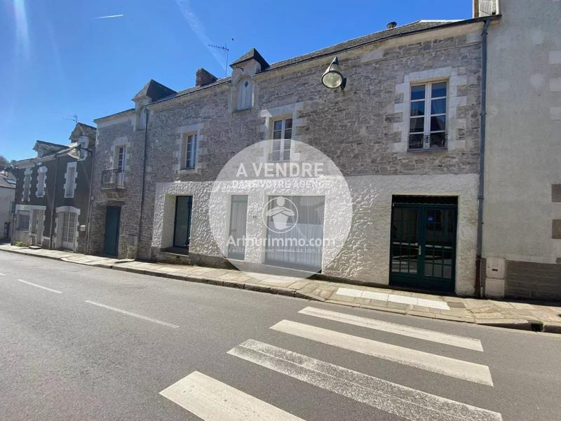 Maison - 228 m² - 8 pièces