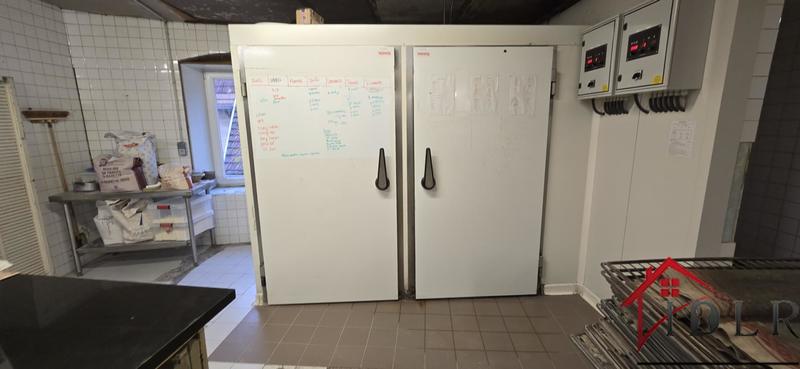 Fonds de commerce - Local commercial - 200 m²