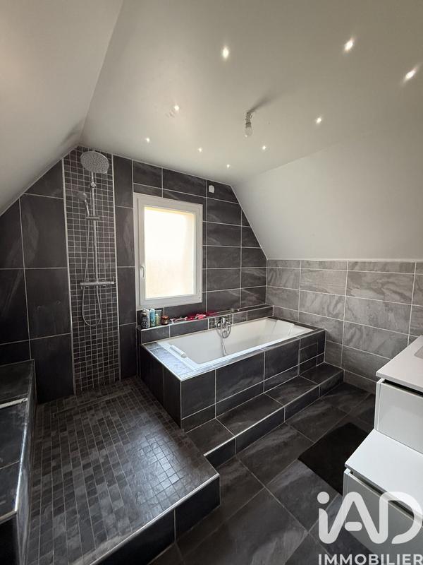 Maison - 144 m² - 7 pièces