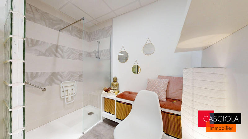 Local commercial - 70 m² - 3 pièces