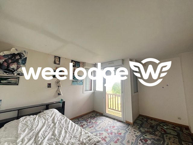 Maison - 320 m² - 12 pièces