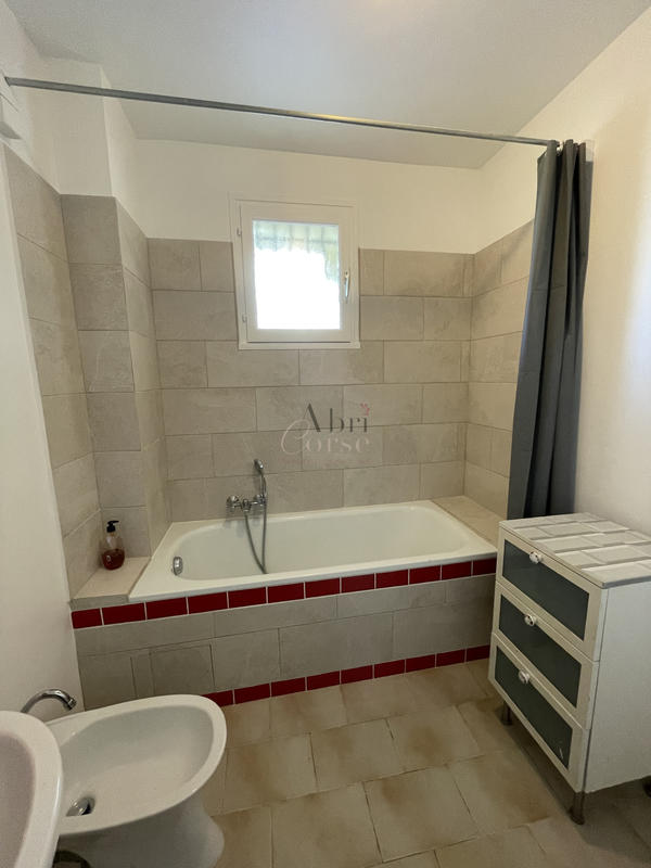 Appartement - 83 m² - 4 pièces