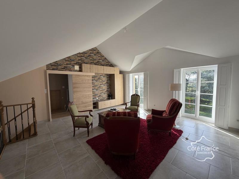 Demeure - 418 m² - 14 pièces