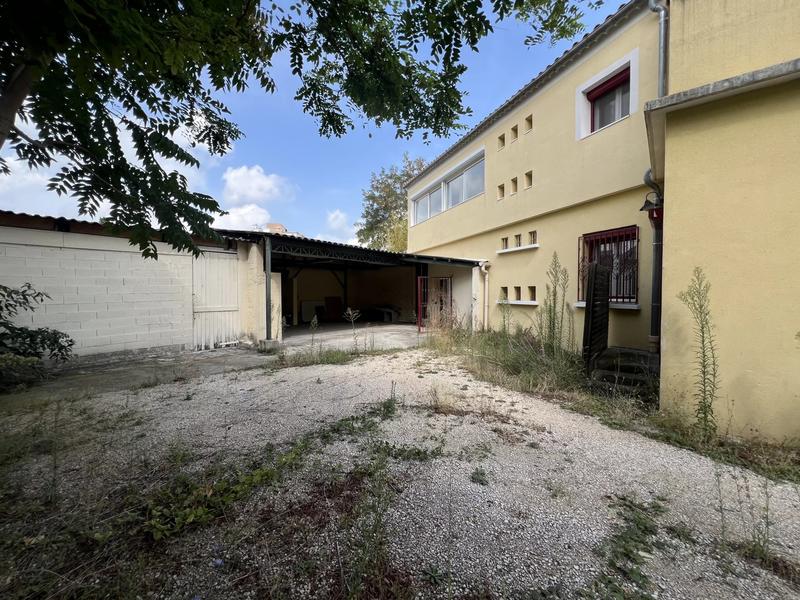 Immeuble - 180 m² - 7 pièces