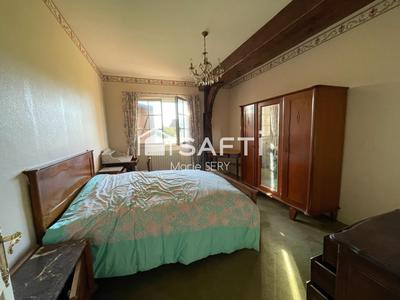 Maison - 218 m² - 8 pièces