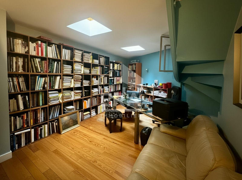 Maison - 230 m² - 6 pièces