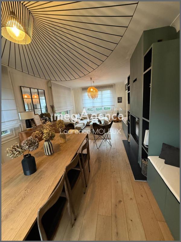 Maison traditionnelle - 181 m² - 7 pièces