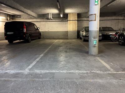 Parking / Garage - 193 m²