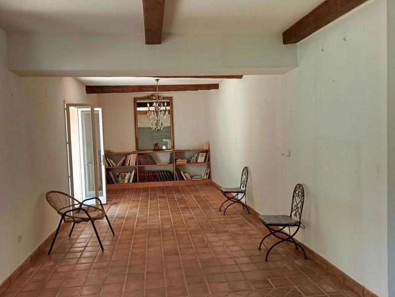 Mas - 438 m² - 14 pièces