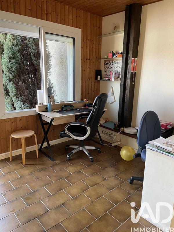 Maison - 237 m² - 8 pièces