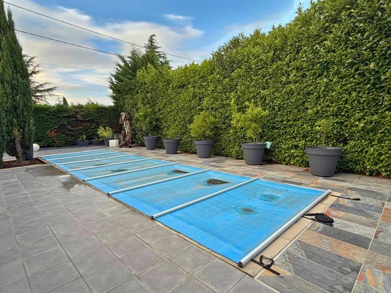 Maison - 230 m² - 6 pièces