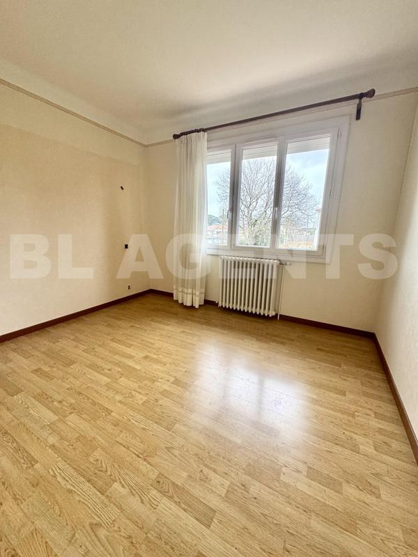 Maison traditionnelle - 90 m² - 4 pièces