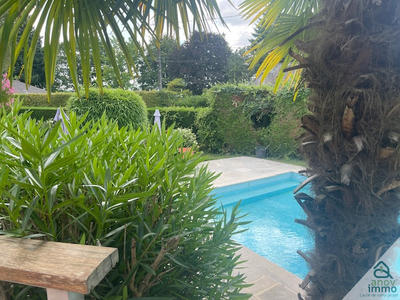 Propriété - 301 m² - 9 pièces