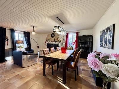 Maison - 250 m² - 9 pièces