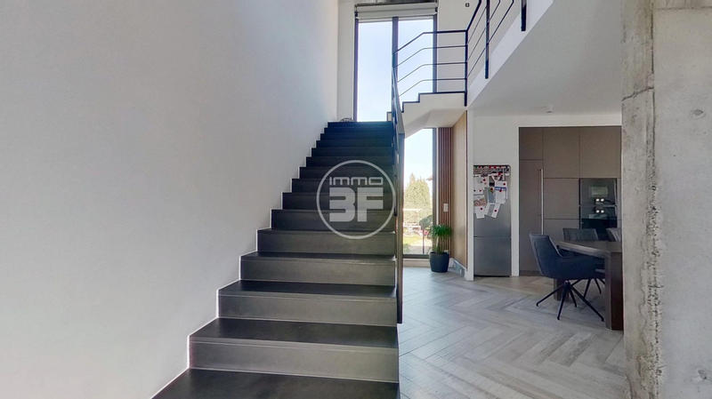 Maison - 215 m² - 6 pièces