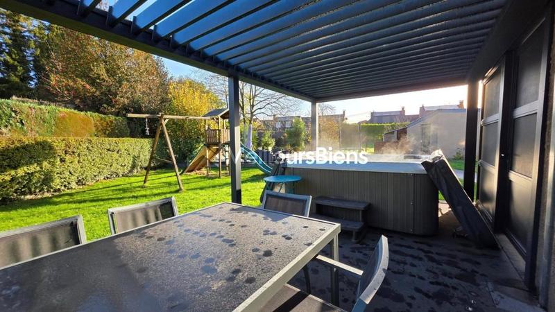 Maison - 163 m² - 7 pièces