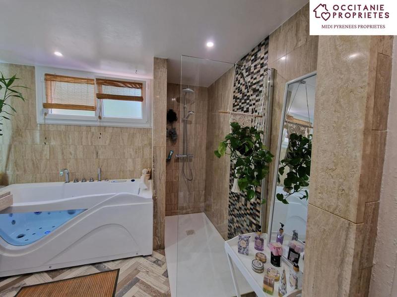 Villa - 269 m² - 13 pièces