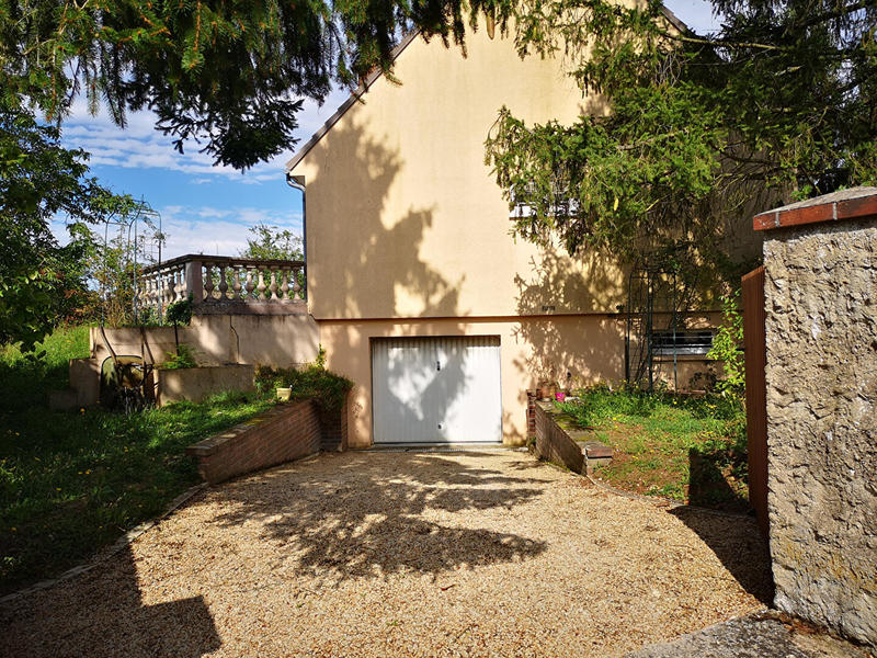 Maison - 155 m² - 9 pièces