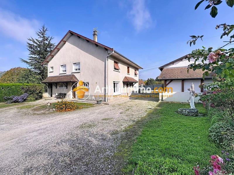 Maison - 189 m² - 8 pièces