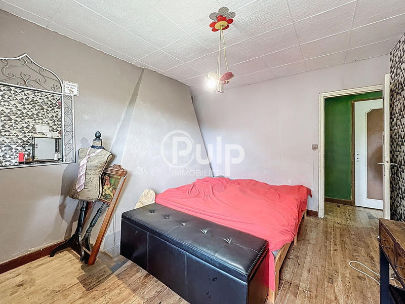 Demeure - 249 m² - 13 pièces