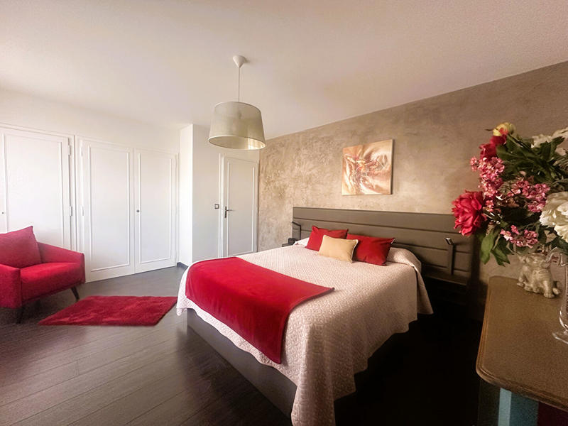 Appartement - 140 m² - 5 pièces