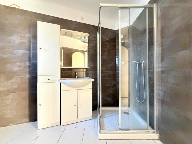 Appartement - 93 m² - 5 pièces