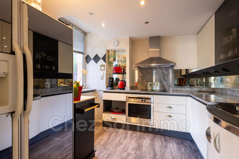 Appartement - 143 m² - 5 pièces