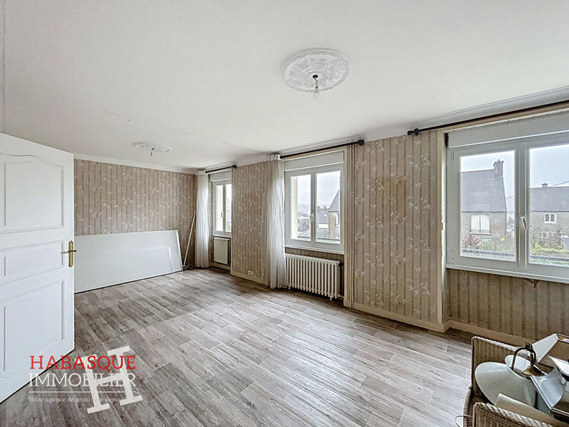 Maison - 99 m² - 5 pièces