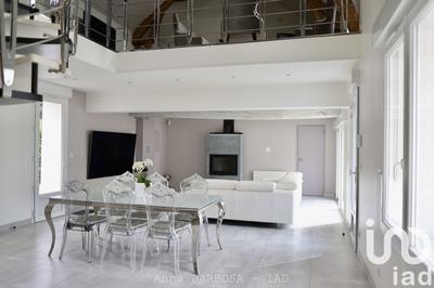 Maison - 361 m² - 7 pièces