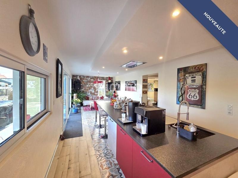 Maison - 198 m² - 7 pièces