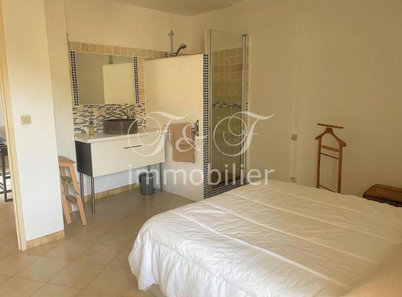 Appartement - 104 m² - 2 pièces