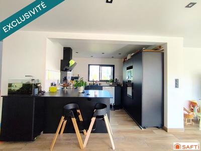 Maison - 95 m² - 4 pièces